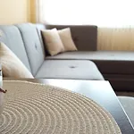 Base Apartament Warna