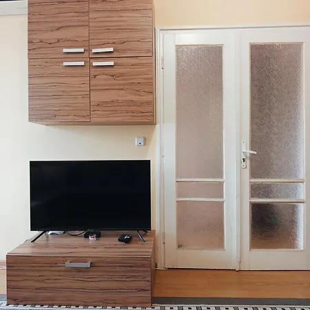Base * Várna